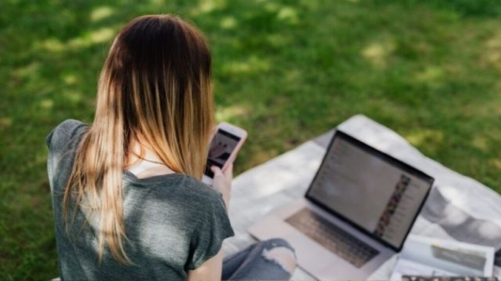 girl using device